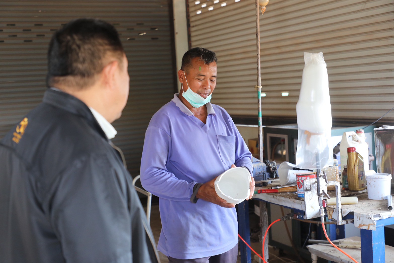 title - เลขาฯ ส.ป.ก. รุดให้กำลังใจพี่น้องเกษตรกรในเขตปฏิรูปที่ดินพื้นที่ชายแดนอุบลฯ ใกล้จุดสู้รบเพียง 7 กม.